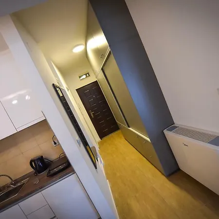 Urban Apartment Ni Екстериор снимка