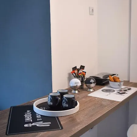 Urban Apartment Ni Екстериор снимка